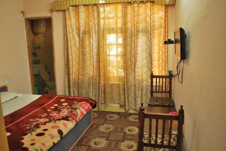 Room 16 of 61