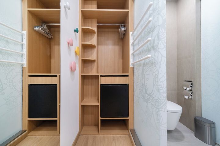 Room 52 of 113