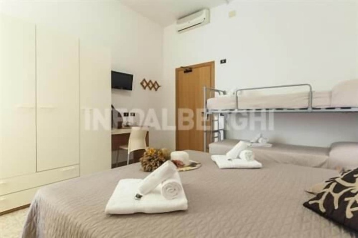 Room 4 of 47