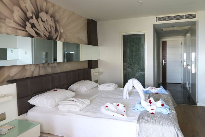 Room 13 of 68