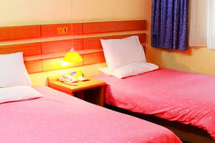 Room 8 of 20