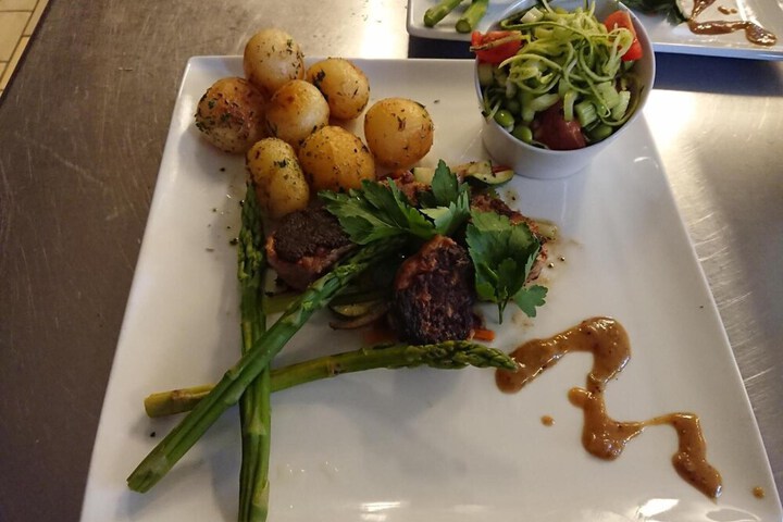 Dining 41 of 57
