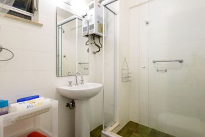 Room 3 of 27