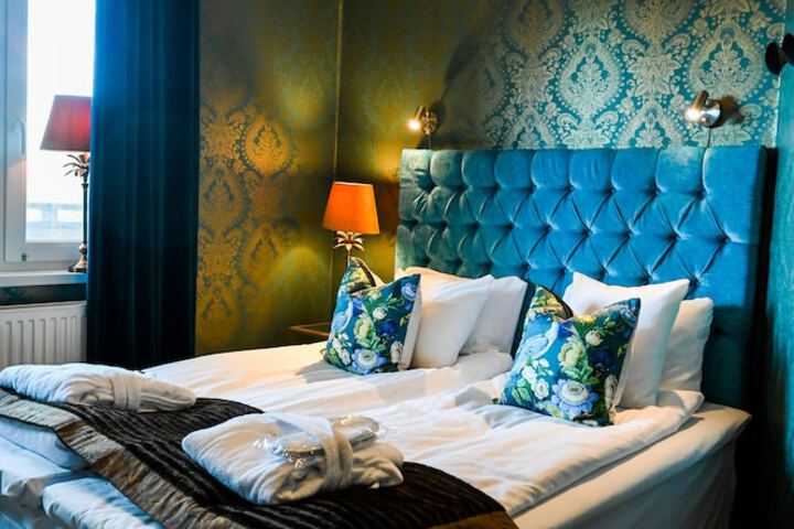 Room 16 of 32