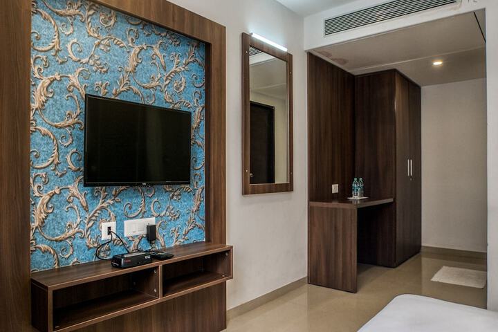 Room 3 of 58