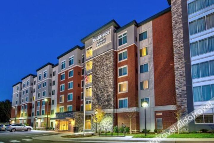 Exterior of Holiday Inn University Blacksburg
