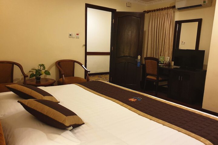 Room 5 of 52