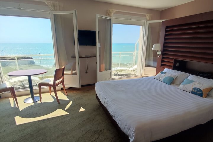 Room 10 of 43