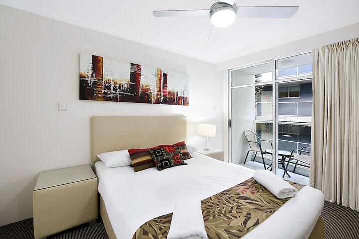 Room 4 of 115