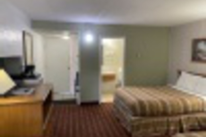 Room 172 of 228
