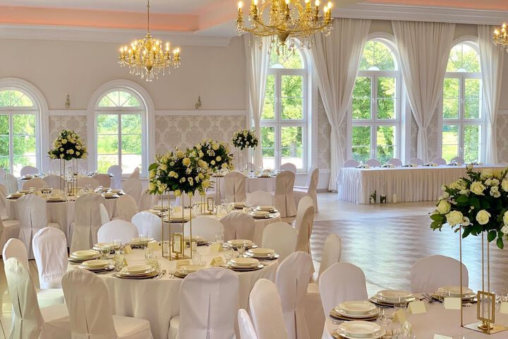 Ballroom/Hall 31 of 37