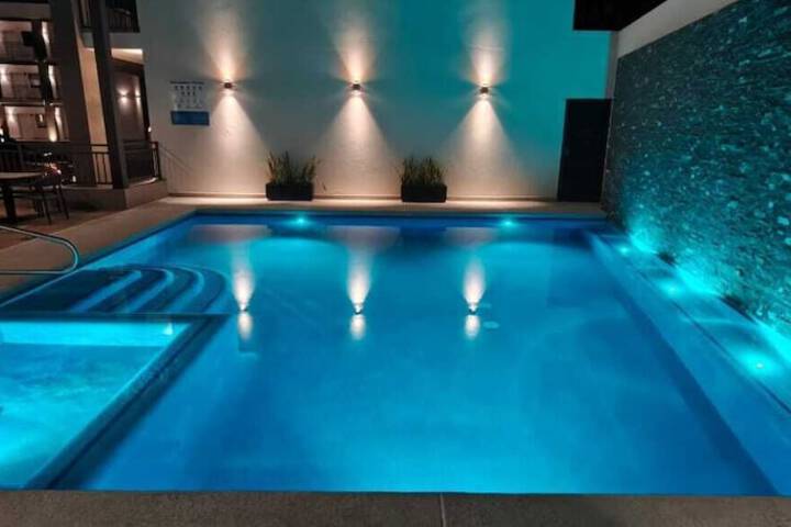 Pool 13 of 20