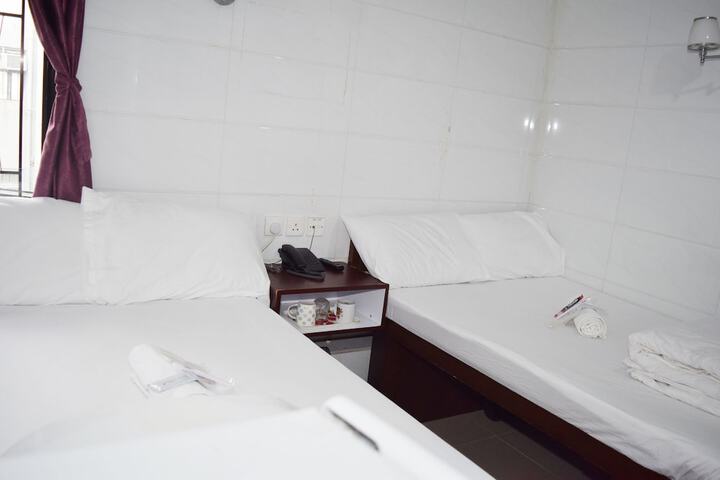 Room 7 of 48