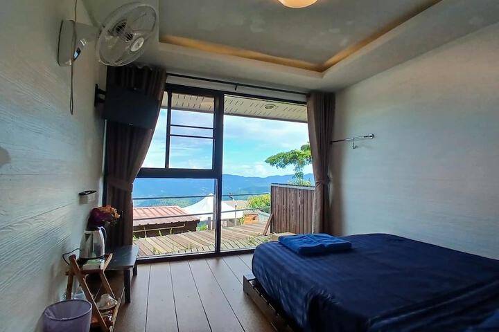 Room 43 of 105