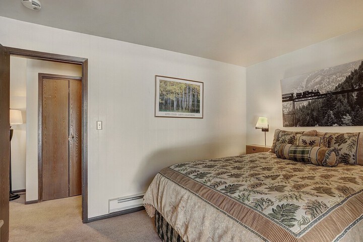 Room 3 of 23