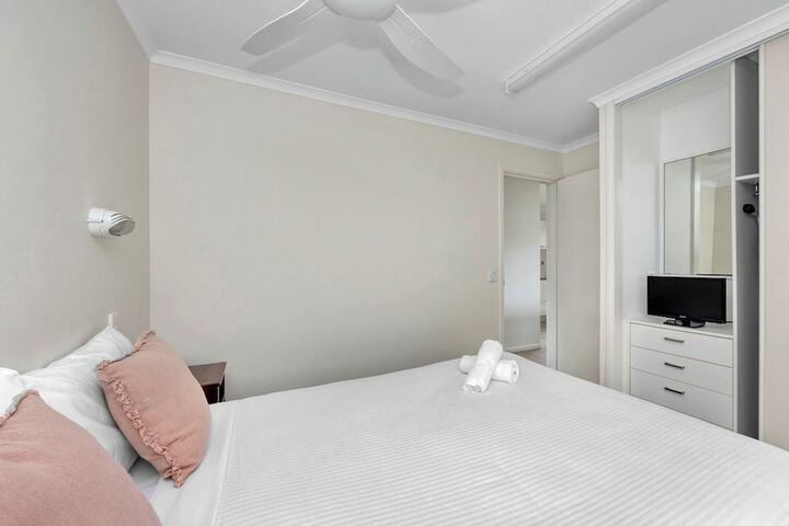 Room 28 of 104