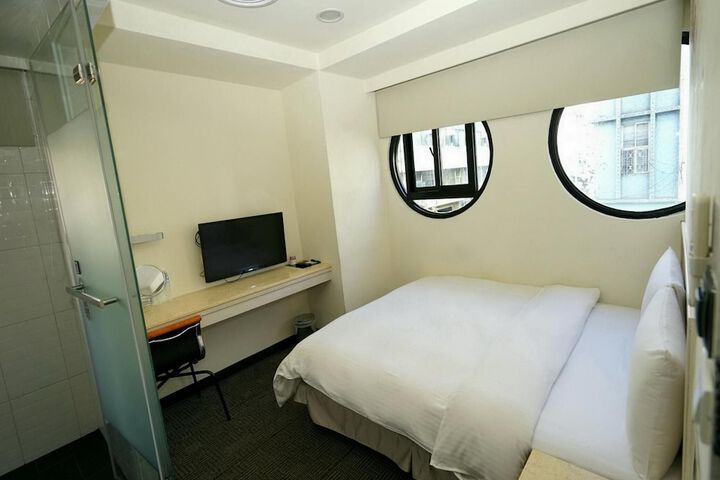 Room 17 of 56