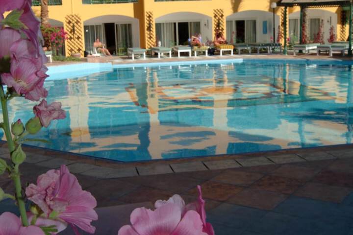 Pool Hotel
