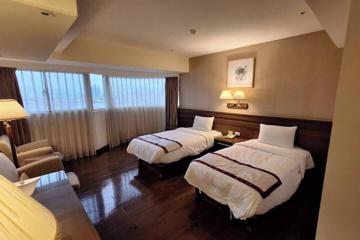 Room 27 of 60