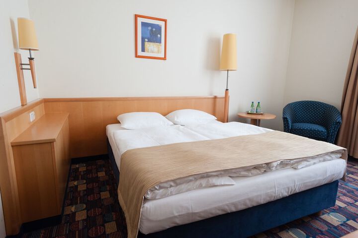 Room 34 of 180