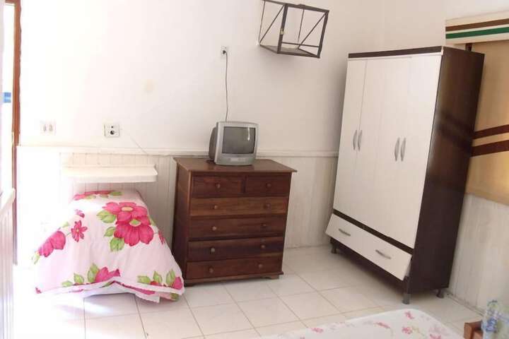 Room 8 of 32