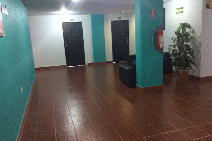 Ballroom/Hall 27 of 28