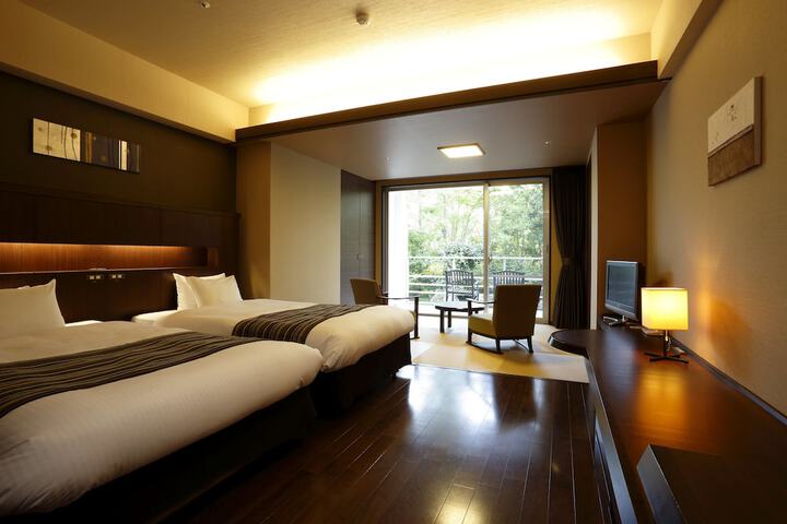 Room 6 of 31