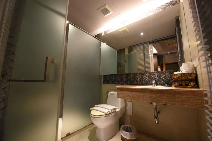 Room 21 of 50
