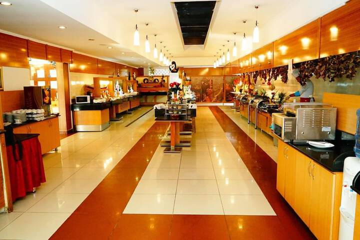 Breakfast buffet