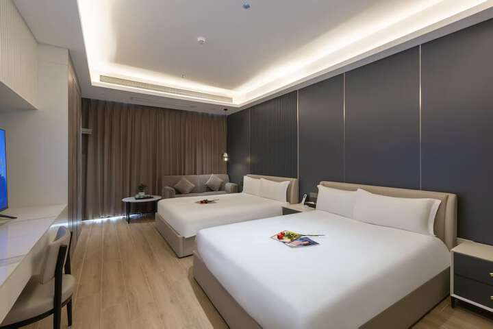 Room 35 of 92