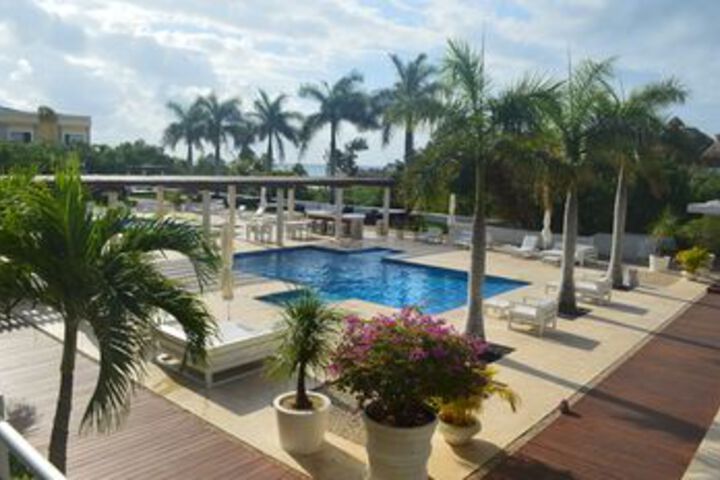 Pool 102 of 108