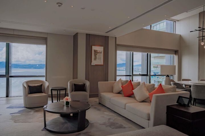 Room 15 of 106