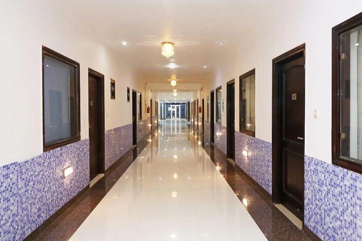 Room 4 of 5