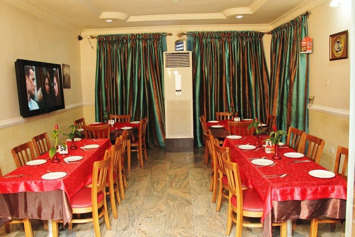 DE-VINE PLUS HOTEL AND SUITES