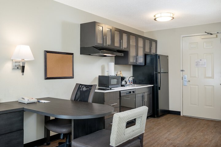 1 Queen Studio Suite (18 of 21)