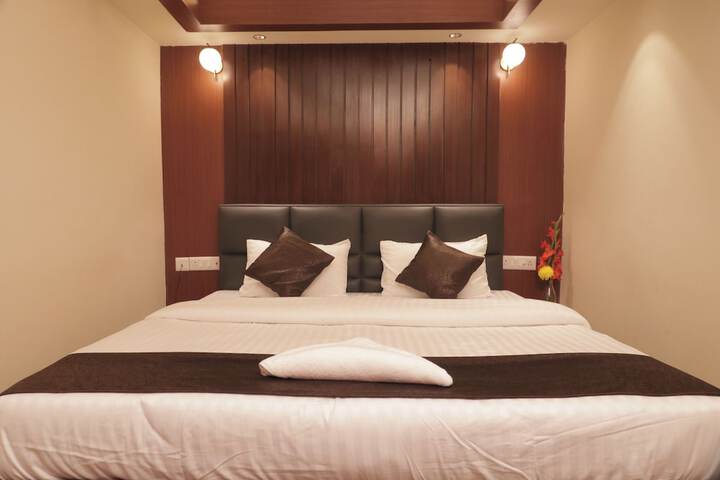 Room 6 of 14