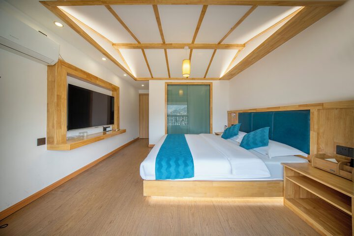 Room 35 of 77