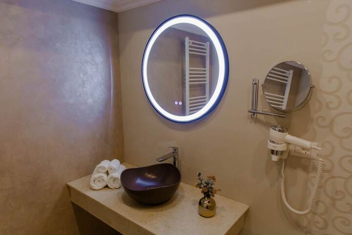 Room 20 of 38