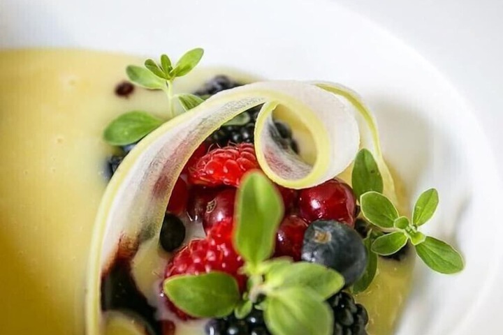 Dining 54 of 100