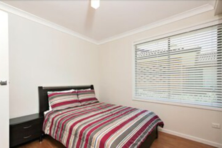 Room 6 of 16