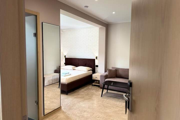 Room 14 of 95