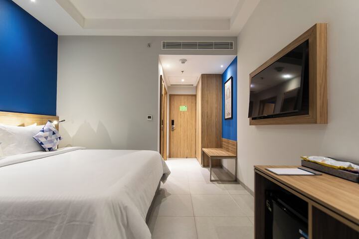 Room 12 of 52