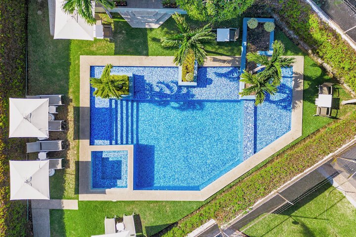 Pools & Facilities