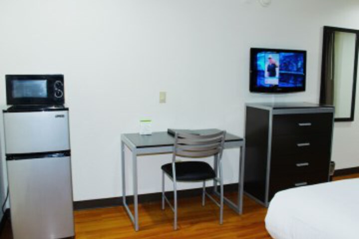 Room 10 of 27