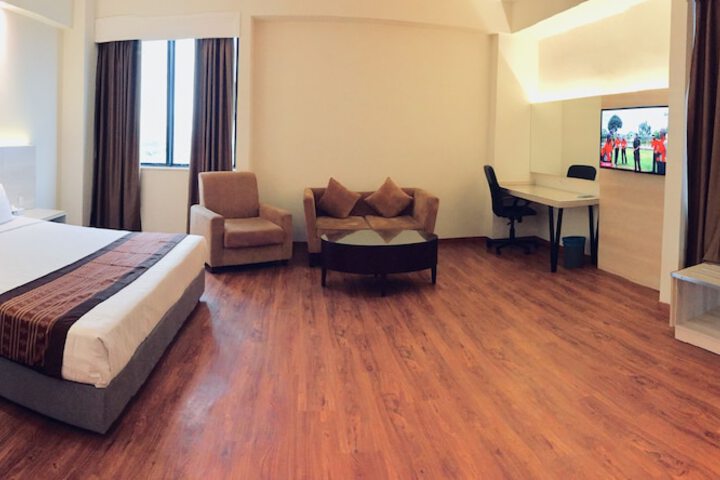 Room 6 of 61