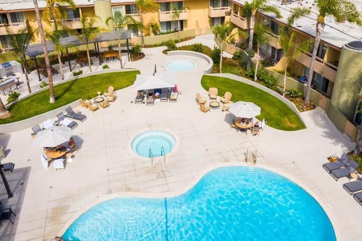Pools & Facilities