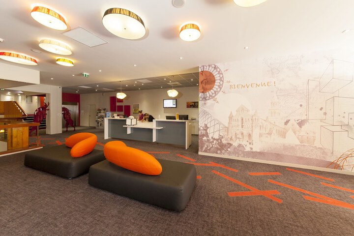 Guest Lobby