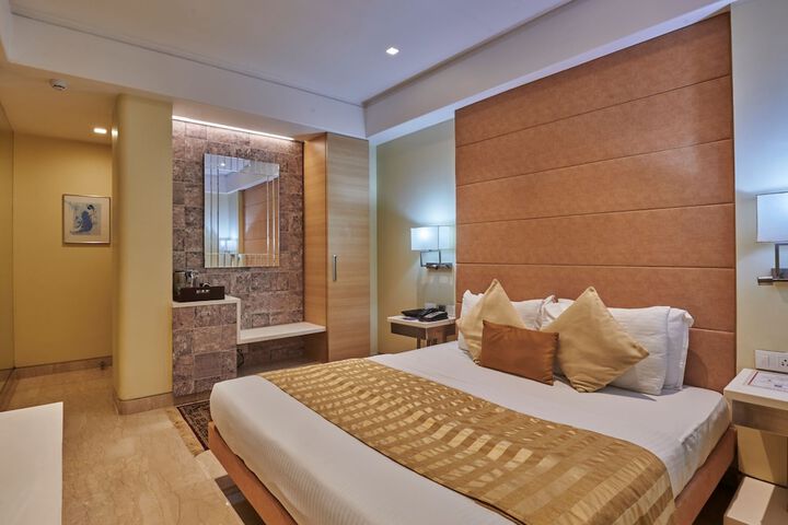 Room 8 of 36