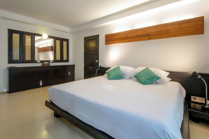 Room 7 of 25