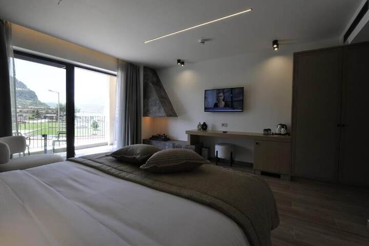 Room 11 of 50